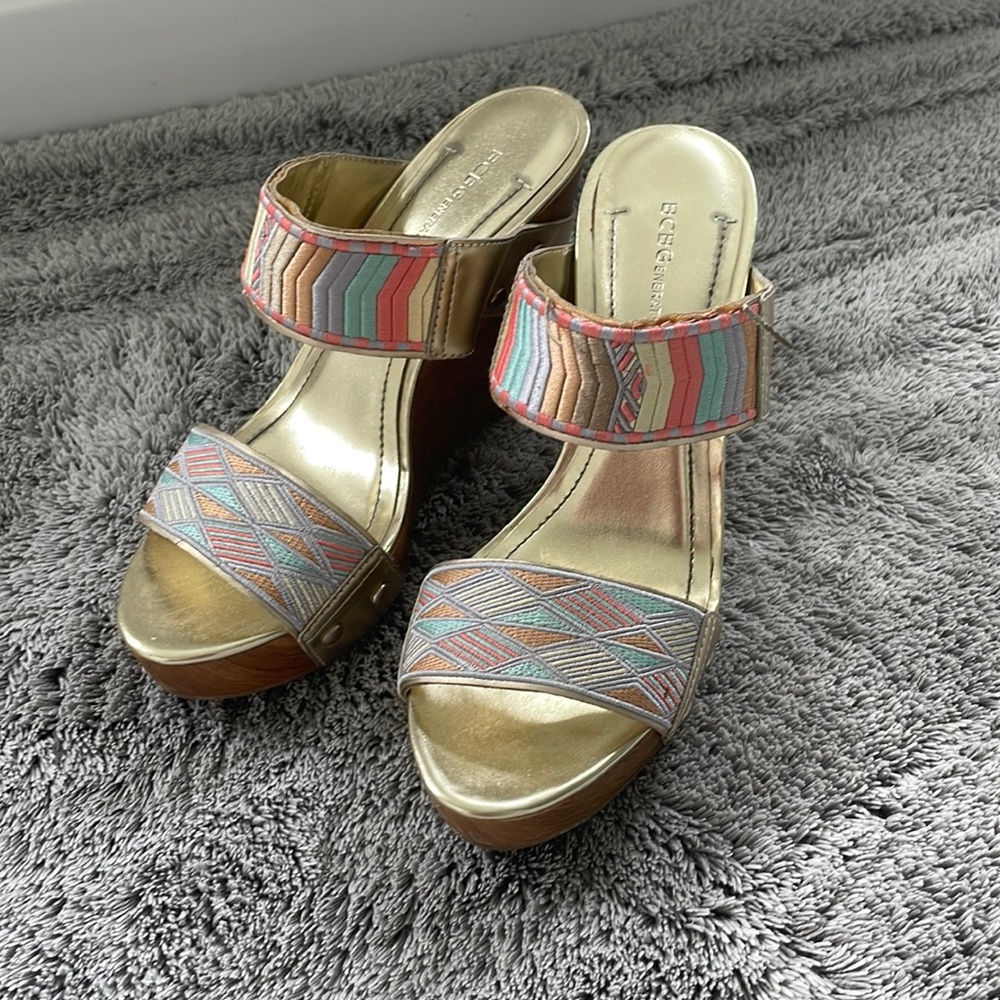 BCBG wedges